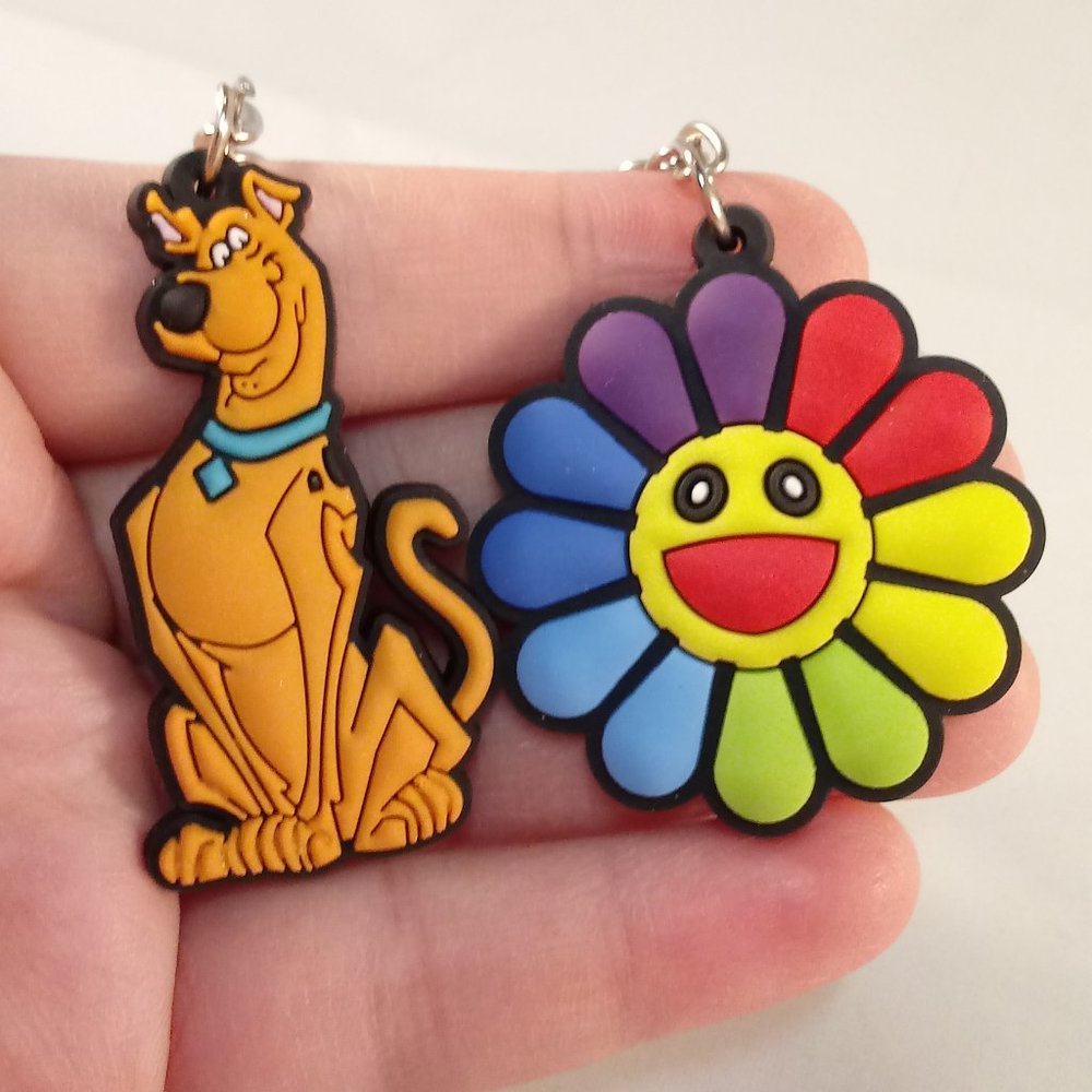 Silver Takashi Murakami Sunflower Rainbow Scooby Doo Keychain Key Ring Lot of 2
